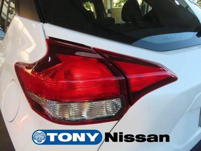 Used 2018 Nissan Kicks SV FWD image 12