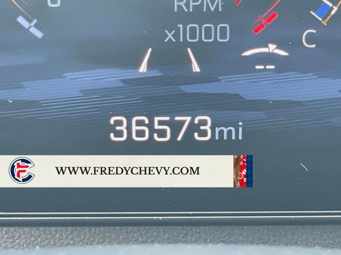 Used 2025 Chevrolet Traverse LT FWD image 16