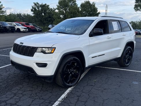 Used 2021 Jeep Grand Cherokee Freedom Edition AWD/4WD image 7