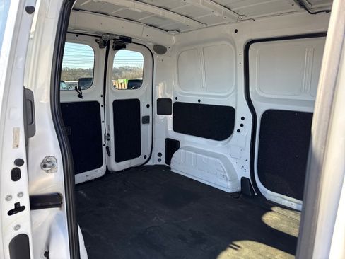 Used 2015 Chevrolet City Express LS image 29