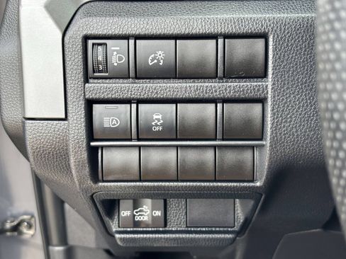Used 2024 Toyota Tacoma SR5 AWD/4WD image 33