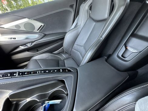 Used 2021 Chevrolet Corvette Stingray Preferred Cpe w/ Z51 Performance Package RWD image 21