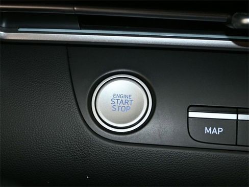 Used 2024 Hyundai Elantra SEL w/ Convenience Package image 17