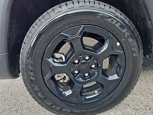 Used 2024 Jeep Compass Trailhawk image 9