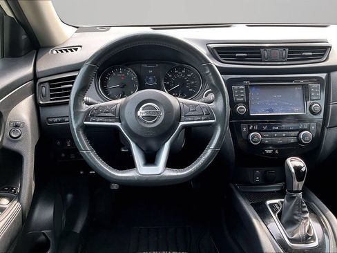 Used 2017 Nissan Rogue S AWD/4WD image 8