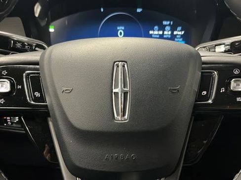 Used 2025 Lincoln Corsair Grand Touring AWD/4WD image 16