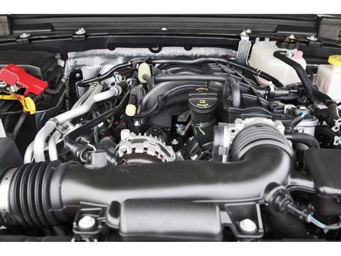 Used 2024 Jeep Gladiator Sport image 32