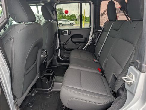 Used 2022 Jeep Wrangler Unlimited Sport AWD/4WD image 14