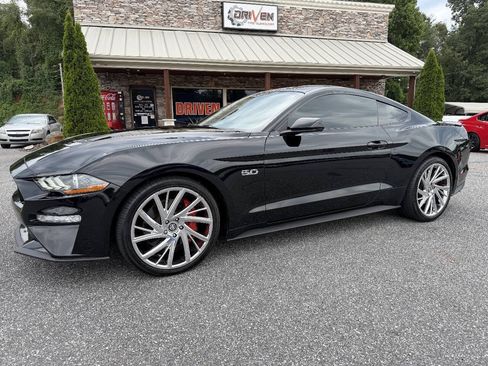 Used 2020 Ford Mustang GT RWD image 1