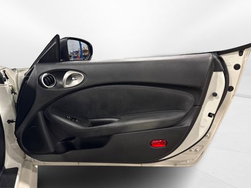 Used 2020 Nissan 370Z Touring Sport image 34
