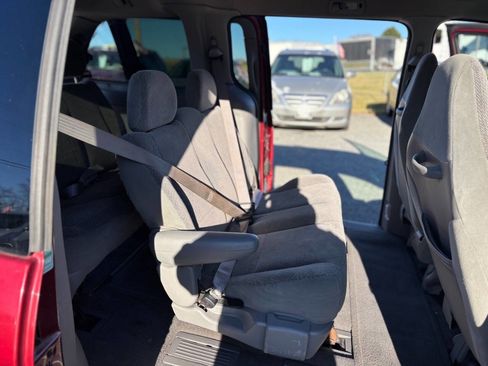 Used 2002 Ford Windstar LX image 19