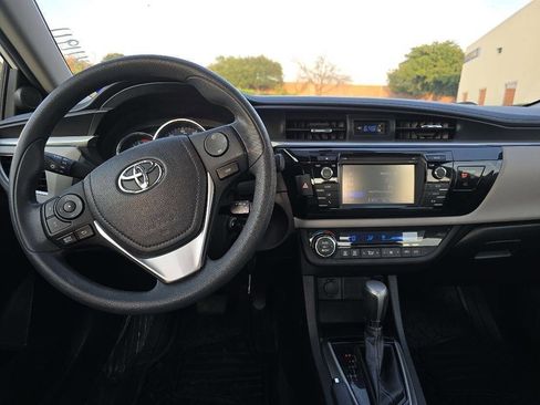Used 2016 Toyota Corolla LE image 21
