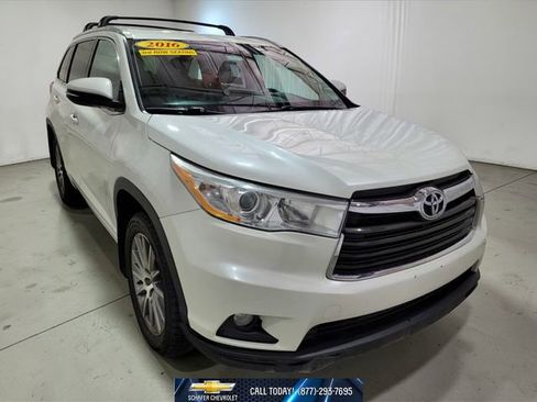 Used 2016 Toyota Highlander XLE image 10
