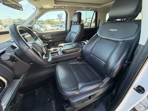 Used 2025 Ford Expedition Max Platinum AWD/4WD image 9