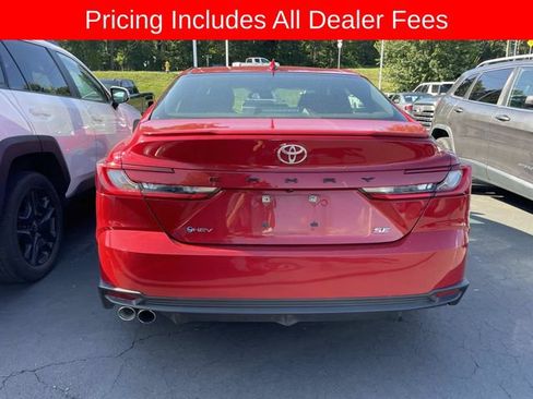 Used 2025 Toyota Camry SE FWD image 5