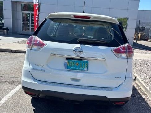 Used 2015 Nissan Rogue S AWD/4WD image 10