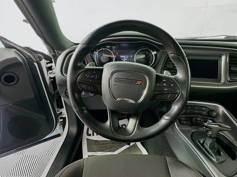 Used 2022 Dodge Challenger R/T RWD image 11