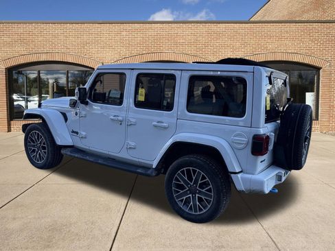 Used 2023 Jeep Wrangler Unlimited Sahara image 6