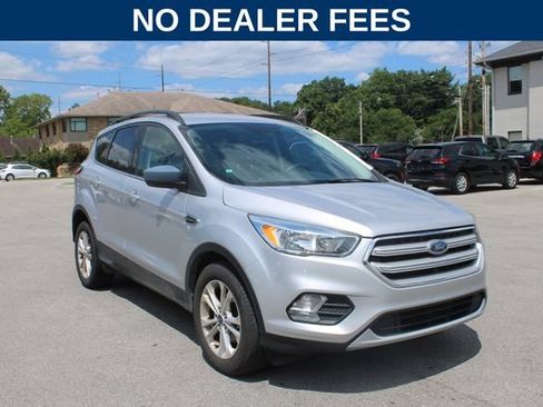 Used 2018 Ford Escape SE w/ SE Sync 3 Package FWD image 2