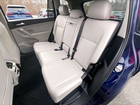 Used 2022 Volkswagen Tiguan SE image 14
