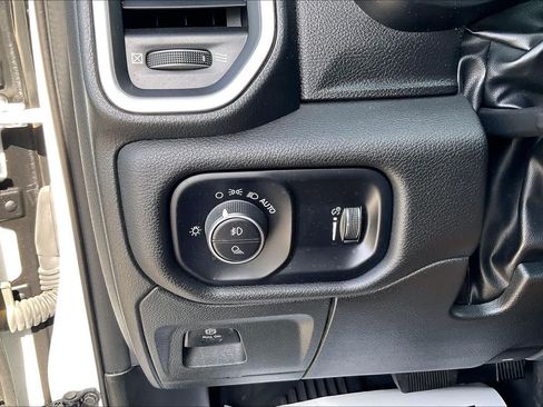 Used 2024 RAM 1500 Big Horn AWD/4WD image 31