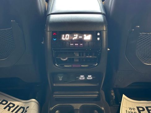 Used 2024 Jeep Grand Cherokee L Altitude AWD/4WD image 29