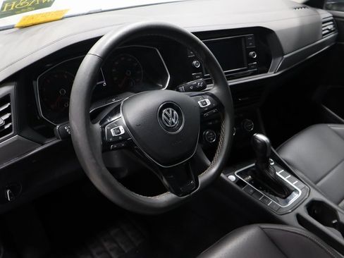 Used 2021 Volkswagen Jetta SE w/ SE Cold Weather Package image 24