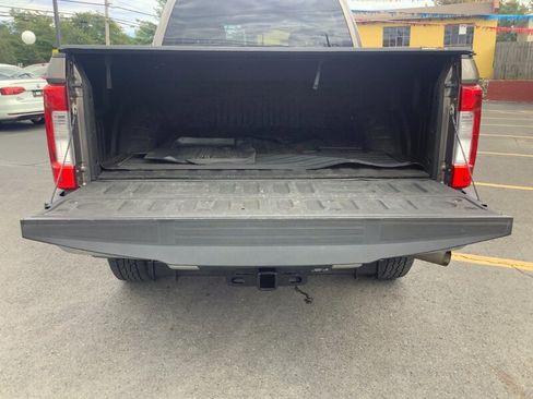 Used 2018 Ford F250 XLT w/ FX4 Off-Road Package AWD/4WD image 15