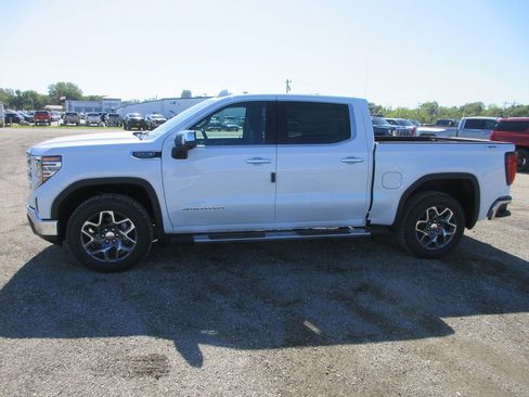 New 2026 GMC Sierra 1500 SLT w/ SLT Premium Package AWD/4WD image 11