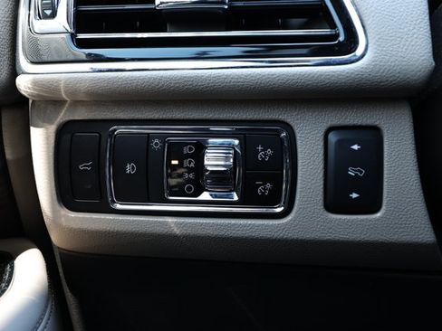Used 2023 Lincoln Navigator Reserve AWD/4WD image 16