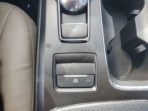 Certified 2018 Ford Fusion SE w/ Fusion SE Technology Package image 30