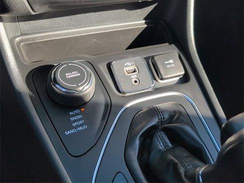 Used 2022 Jeep Cherokee Latitude Lux image 23