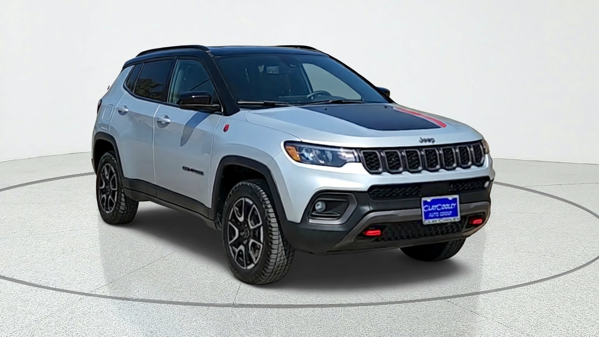 Used 2025 Jeep Compass Trailhawk AWD/4WD image 1