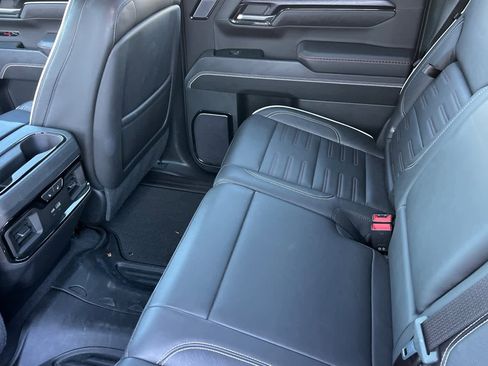 Used 2023 GMC Sierra 1500 AT4X image 5