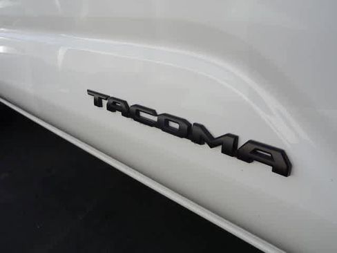 Used 2024 Toyota Tacoma TRD Off-Road AWD/4WD image 18