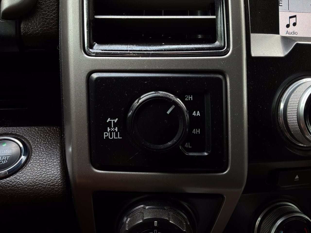 Used 2018 Ford F150 King Ranch w/ Equipment Group 601A Luxury AWD/4WD image 43