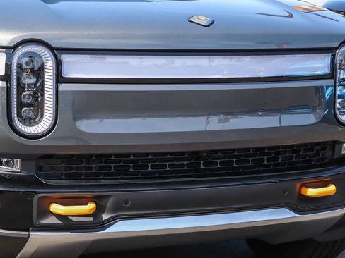 Used 2023 Rivian R1S Launch Edition AWD/4WD image 9