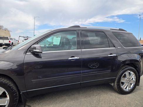 Used 2017 GMC Acadia Limited SLT image 3