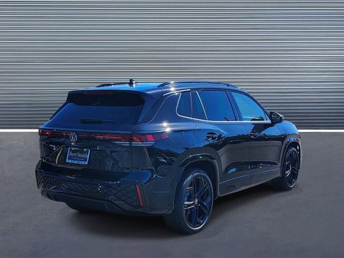 New 2026 Volkswagen Tiguan SE R-Line image 3