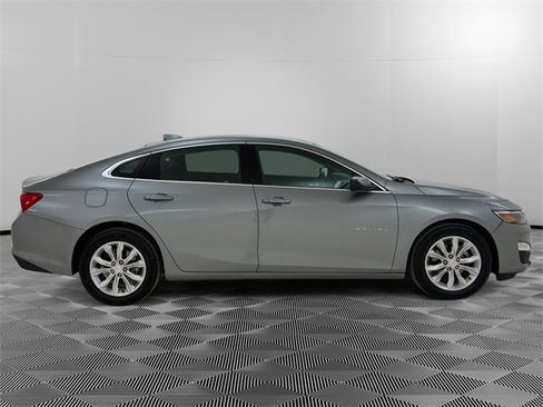 Used 2024 Chevrolet Malibu LT image 2