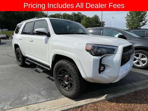 Used 2024 Toyota 4Runner SR5 Premium w/ Moonroof Package AWD/4WD image 12