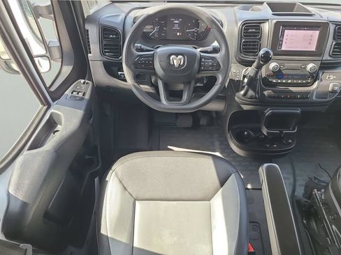 Used 2025 RAM ProMaster 2500 w/ Convenience Group FWD image 9