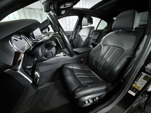 Used 2017 BMW 540i xDrive image 17