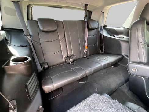 Used 2015 Cadillac Escalade Luxury AWD/4WD image 34