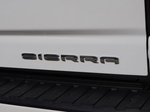 Used 2022 GMC Sierra 3500 Denali AWD/4WD image 9