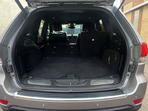 Used 2018 Jeep Grand Cherokee Limited w/ Luxury Group II image 9