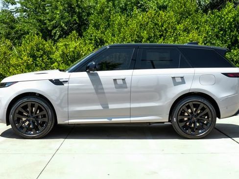 New 2026 Land Rover Range Rover Sport Dynamic SE AWD/4WD image 16
