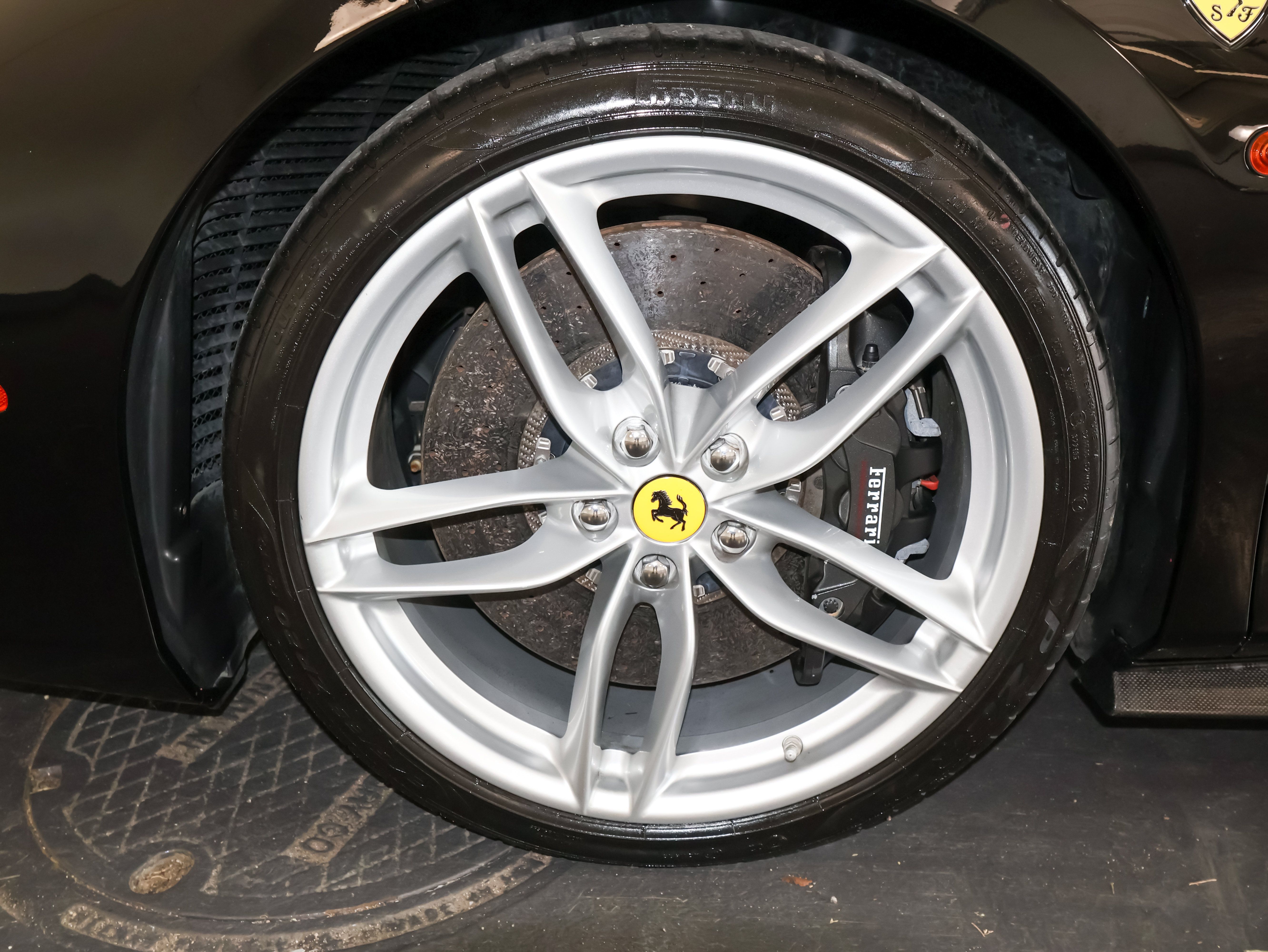 Used 2016 Ferrari 488 GTB RWD image 35