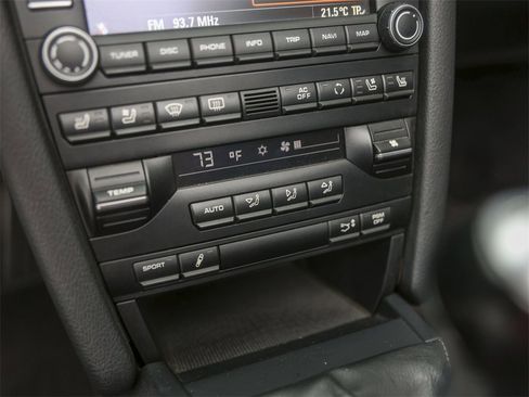 Used 2010 Porsche 911 Cabriolet image 26