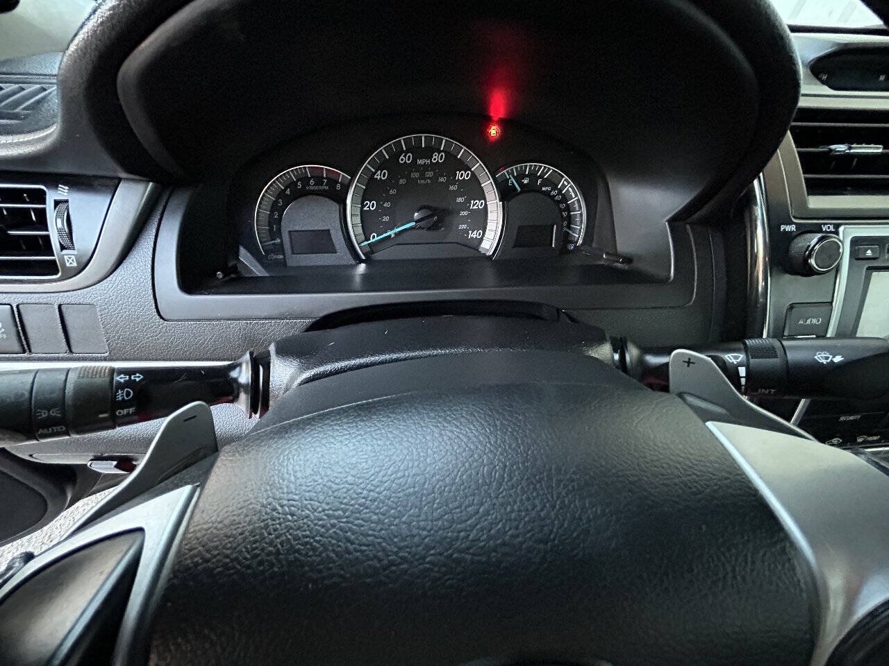 Used 2013 Toyota Camry SE FWD image 16